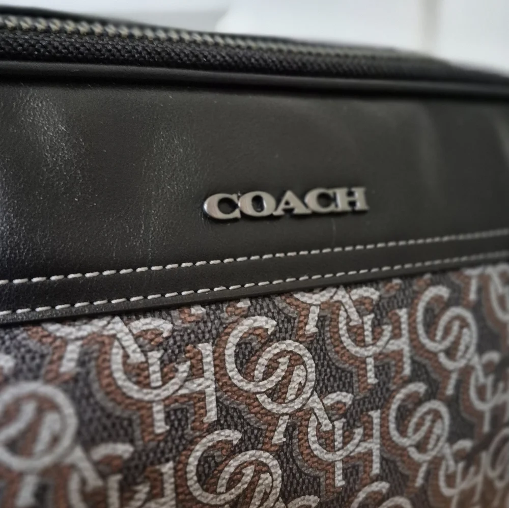 Coach CF484 Graham Midnight Crossbody Coach Monogram Print Canvas And Leather - Picture 4 of 16